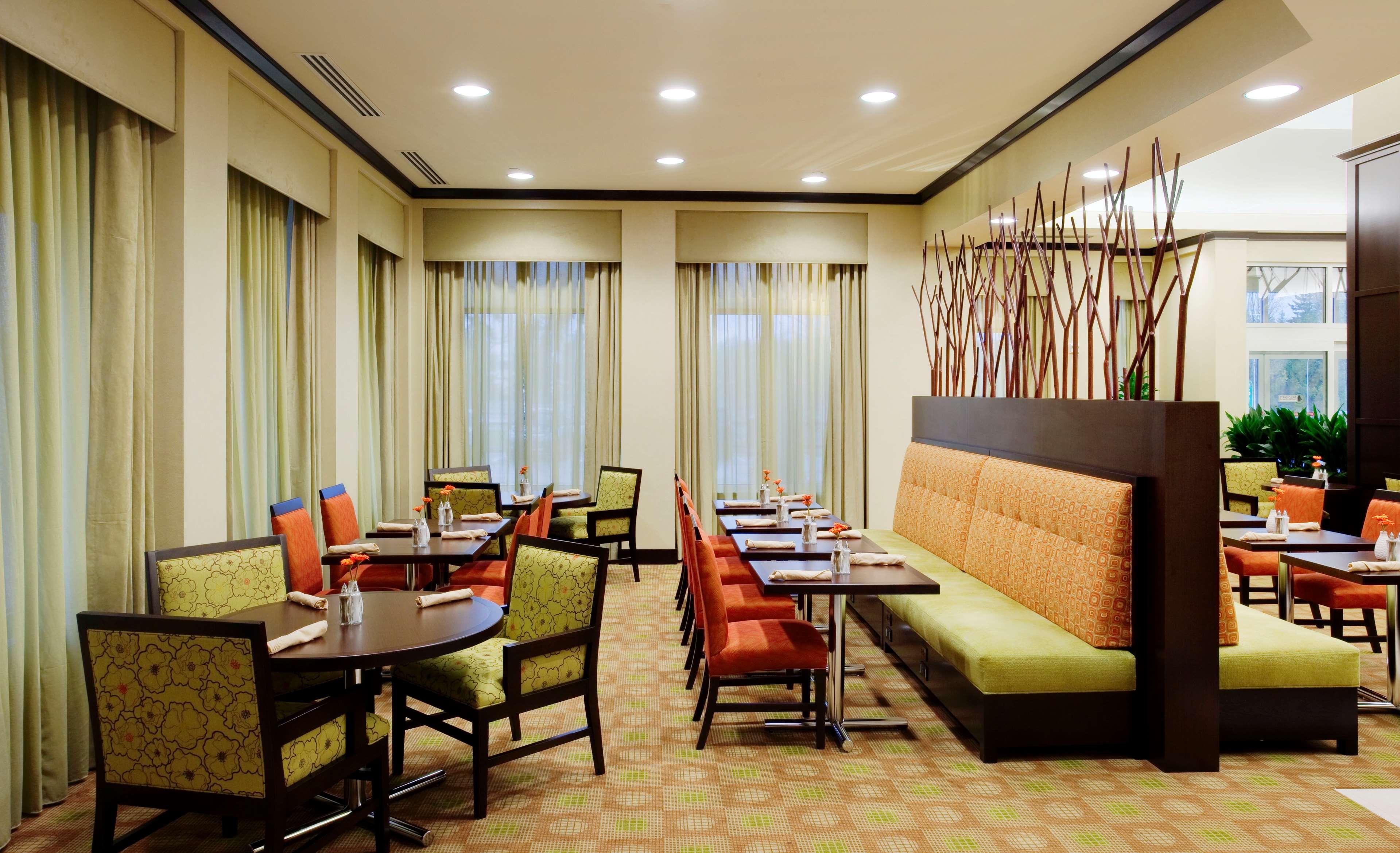 Hilton Garden Inn Seattle/Ботъл Ресторант снимка