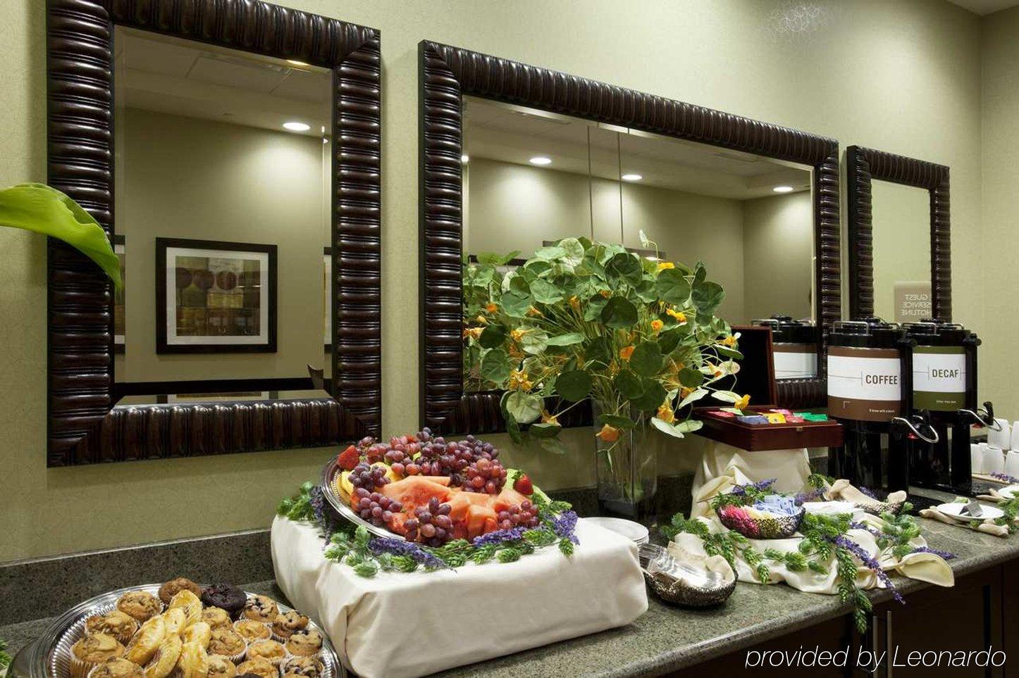 Hilton Garden Inn Seattle/Ботъл Ресторант снимка
